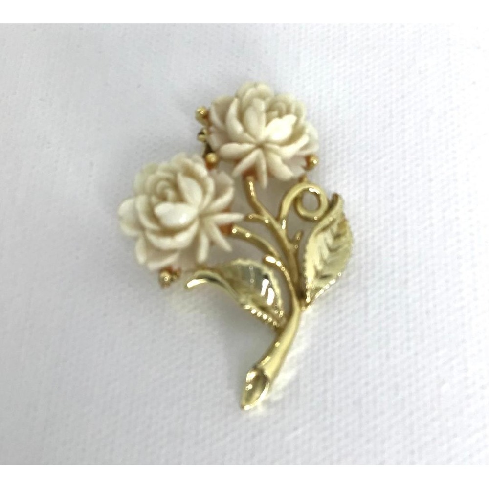 Vtg Gold Tone Celluloid Carved Cream Rose Flower Brooch Pin Floral Quiet Luxury